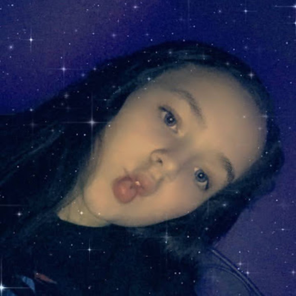 Meet your Posher, Hannah - Picture 1 of 1